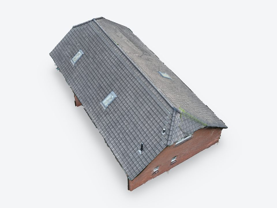 3D-Modell einer Scheune mit Ziegeldach und Dachfenstern, erstellt aus Drohnenfotos